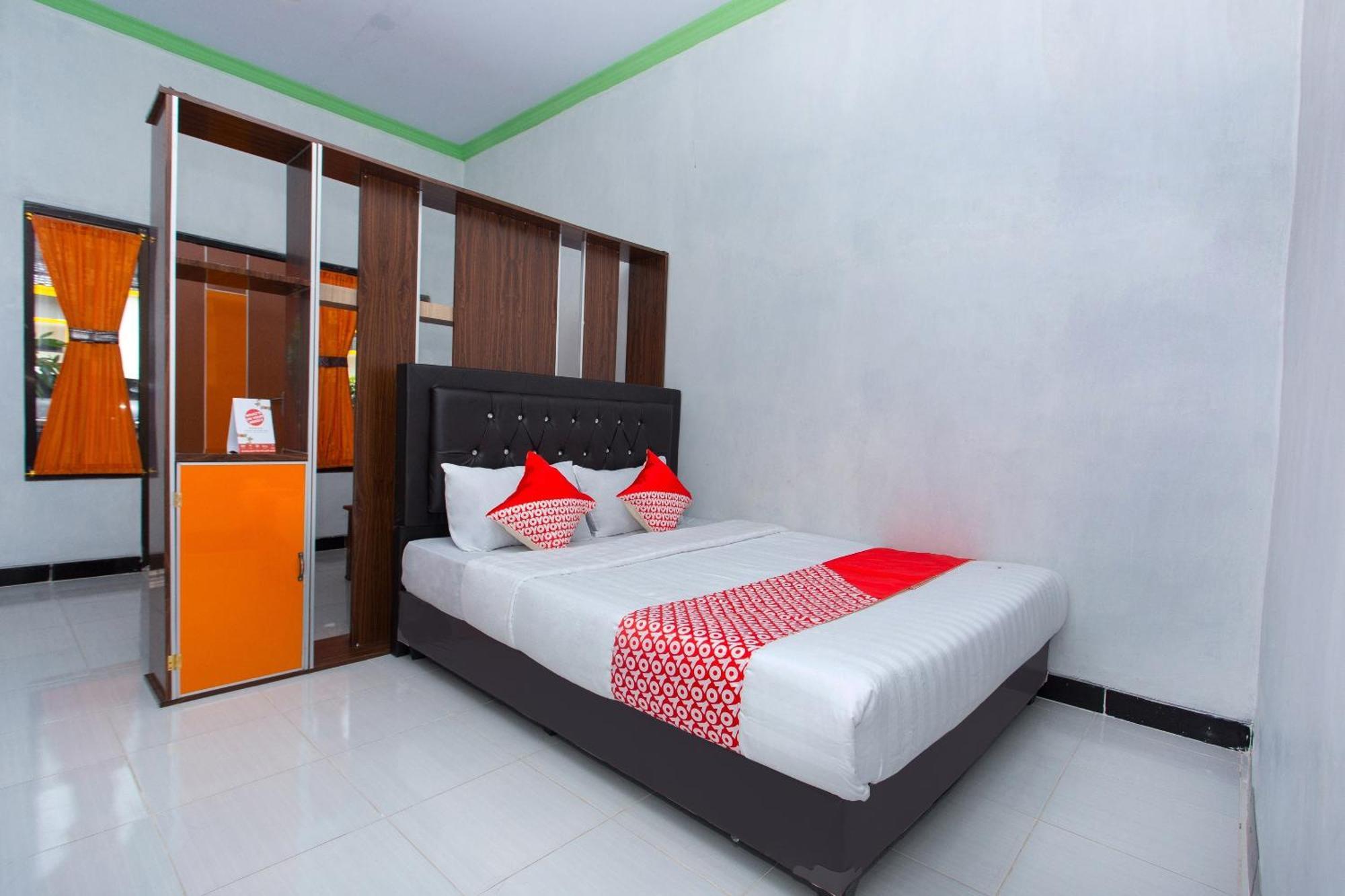 Griya Annisa Hotel Tegal  Exterior photo